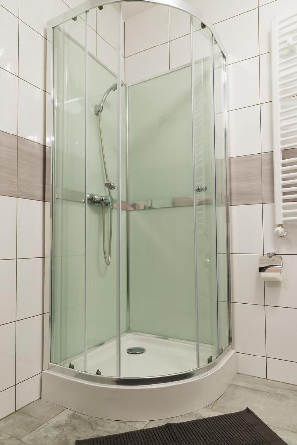 Dom Wycieczkowy "Na Stadionie" Hotel Kłodzko Kültér fotó