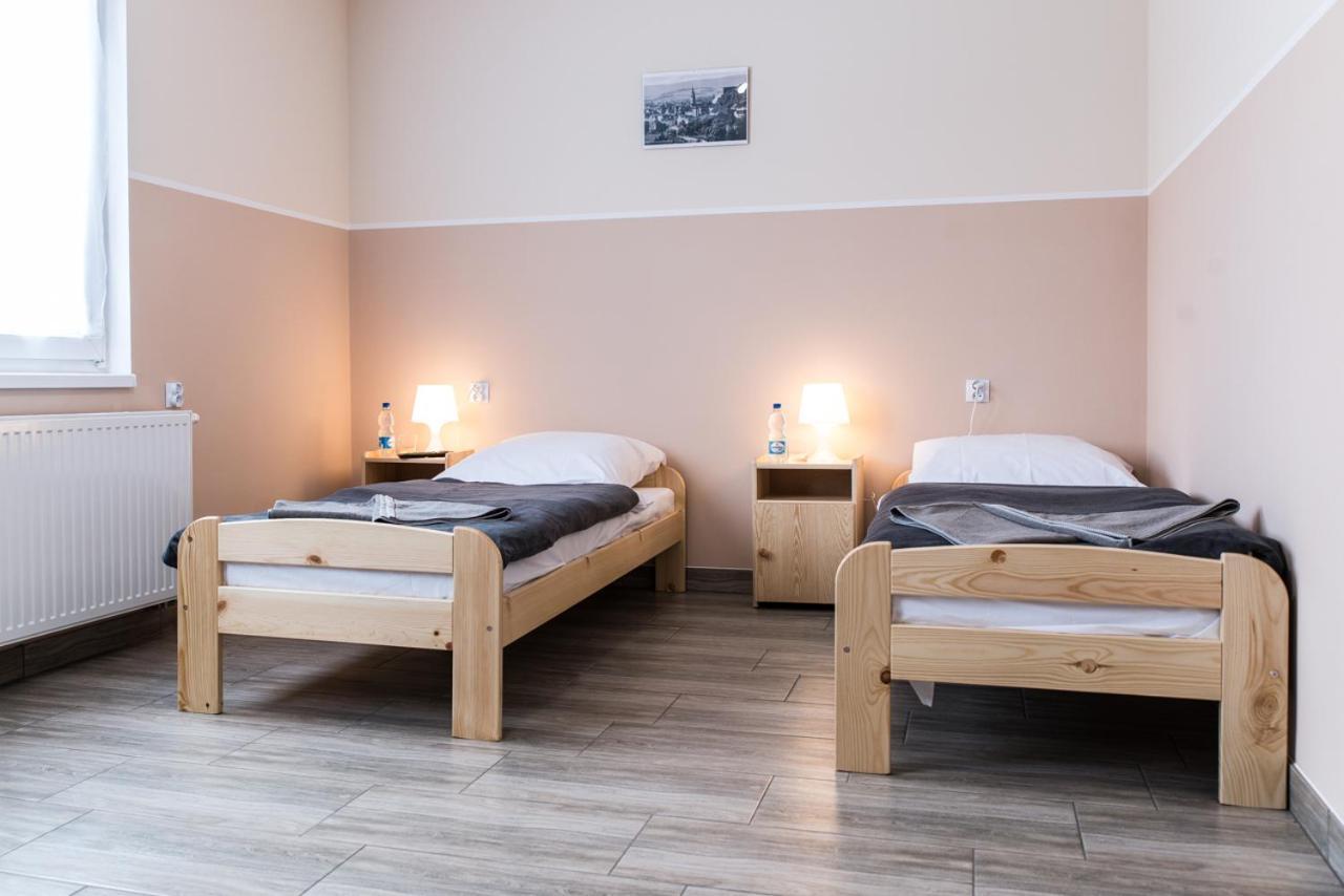 Dom Wycieczkowy "Na Stadionie" Hotel Kłodzko Kültér fotó