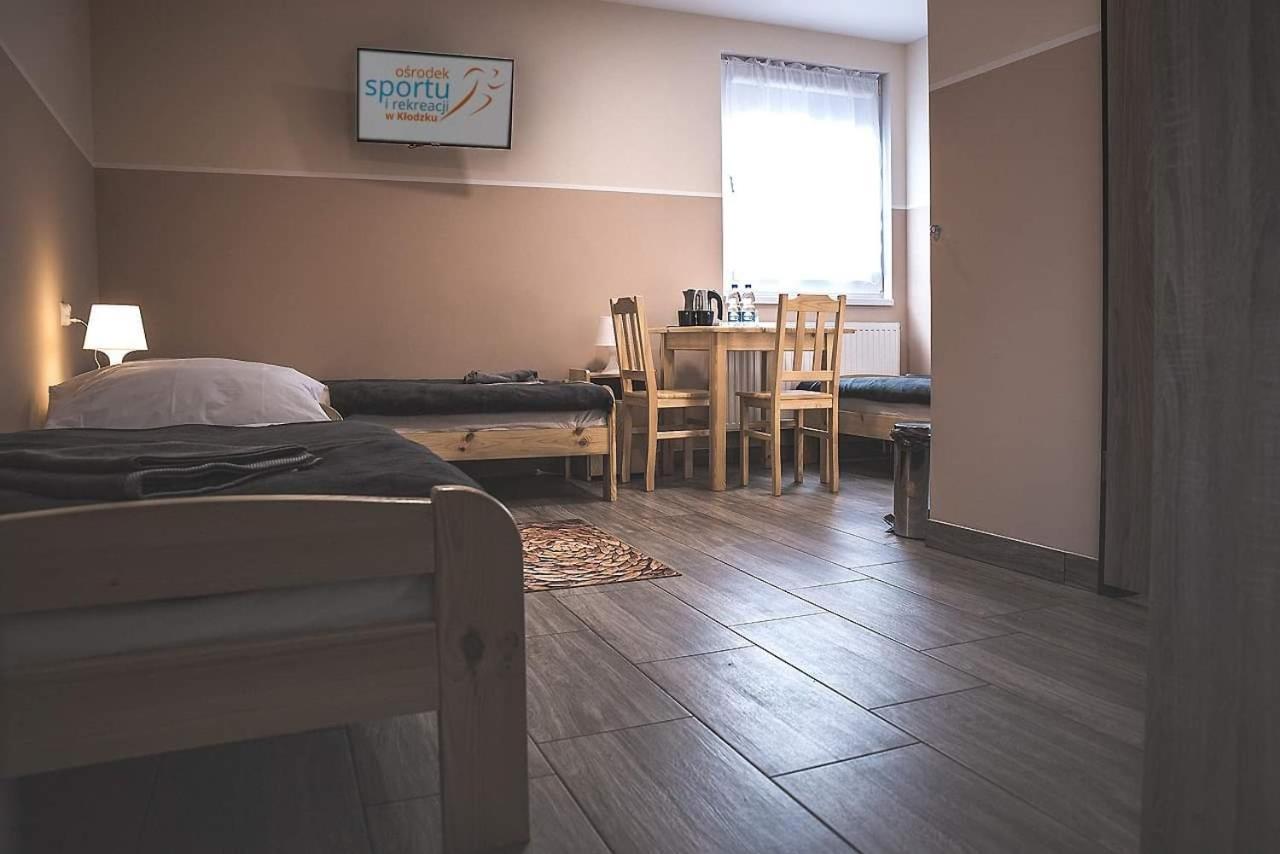 Dom Wycieczkowy "Na Stadionie" Hotel Kłodzko Kültér fotó